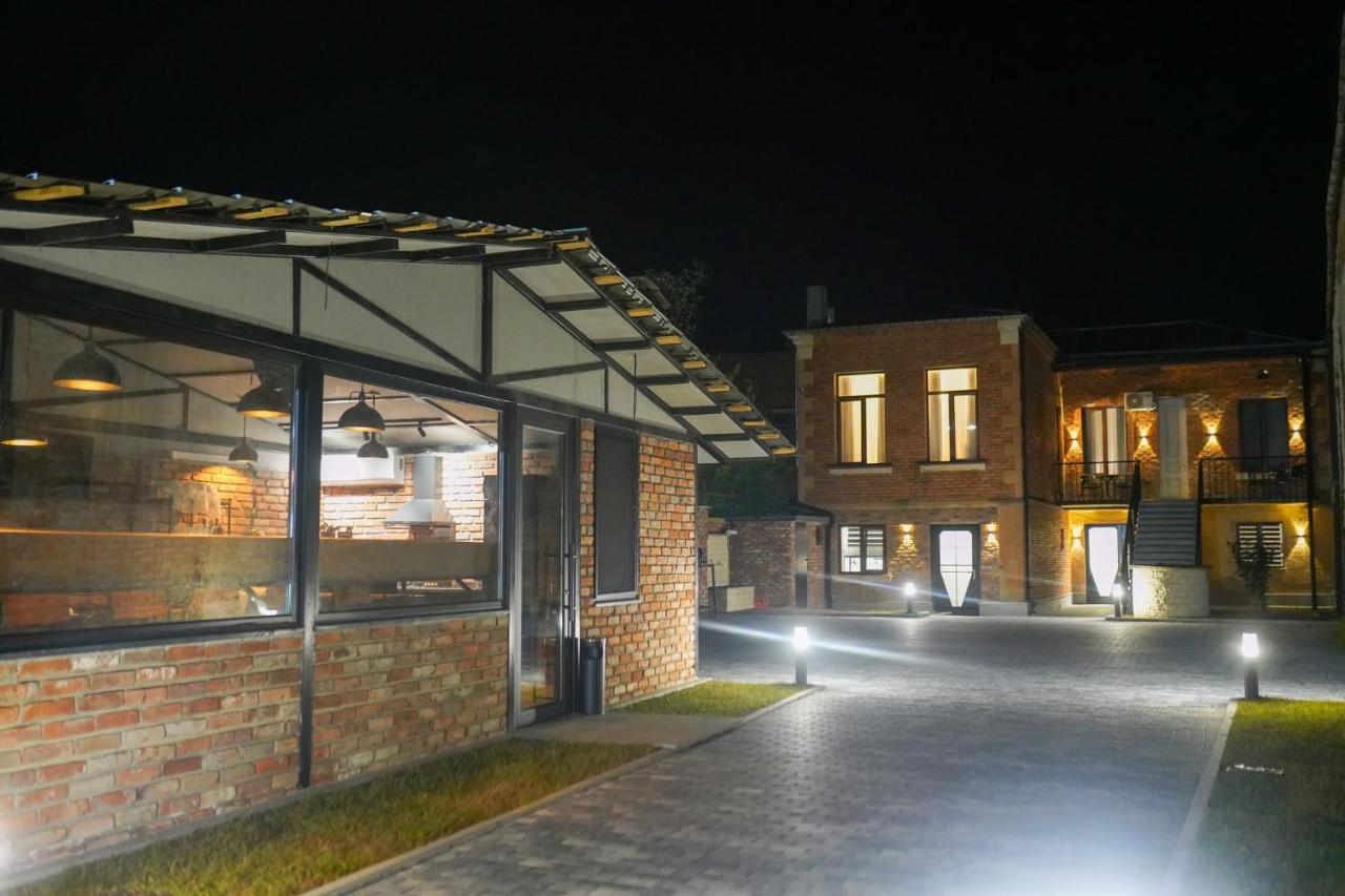 Hotel Ticiani 15 Koetaisi Buitenkant foto