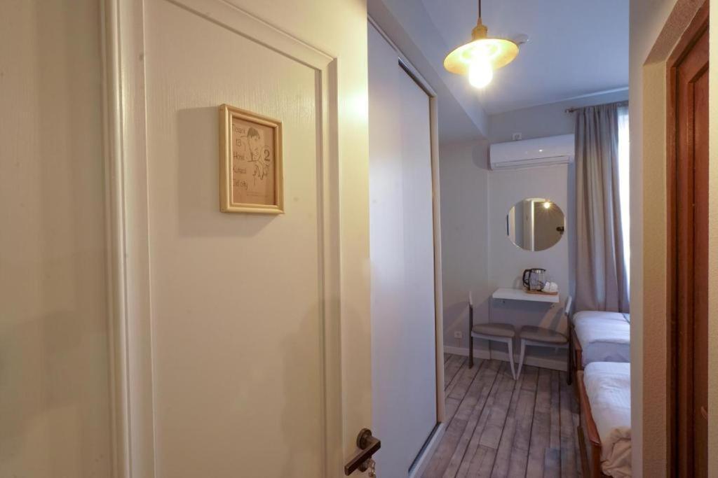 Hotel Ticiani 15 Koetaisi Buitenkant foto